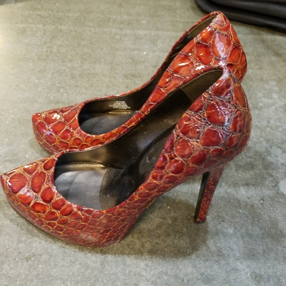 Jessica Simpson heels
